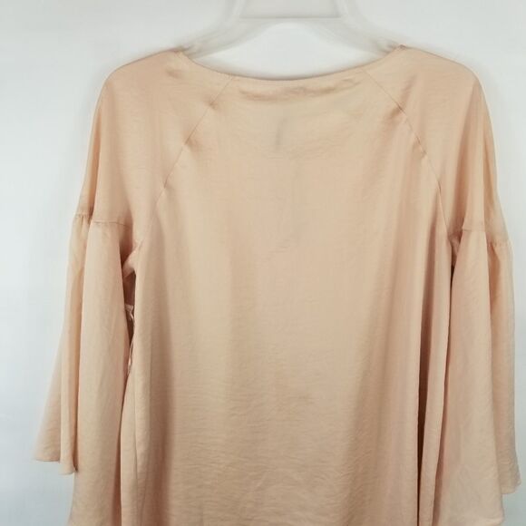 HINGE "DESIGNED IN SEATTLE" LIGHT PINK BELL SLEEVE - Picture 13 of 15